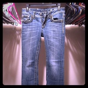 🌟AVAILABLE JAN 2022🌟Miss Me jeans with sparkly crosses on back